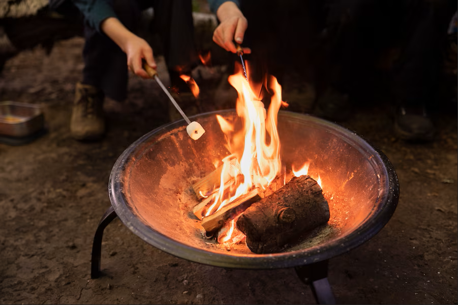 Bahçenizde Güvenli Bir Ateş Çukuru Yapmanın Yolları