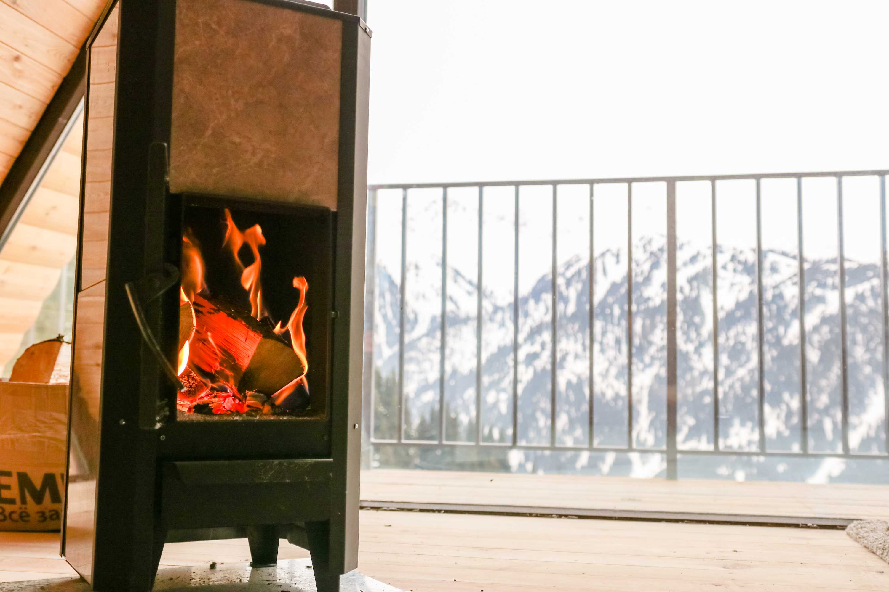 Balkonlar İçin Küçük Şömine Modelleri