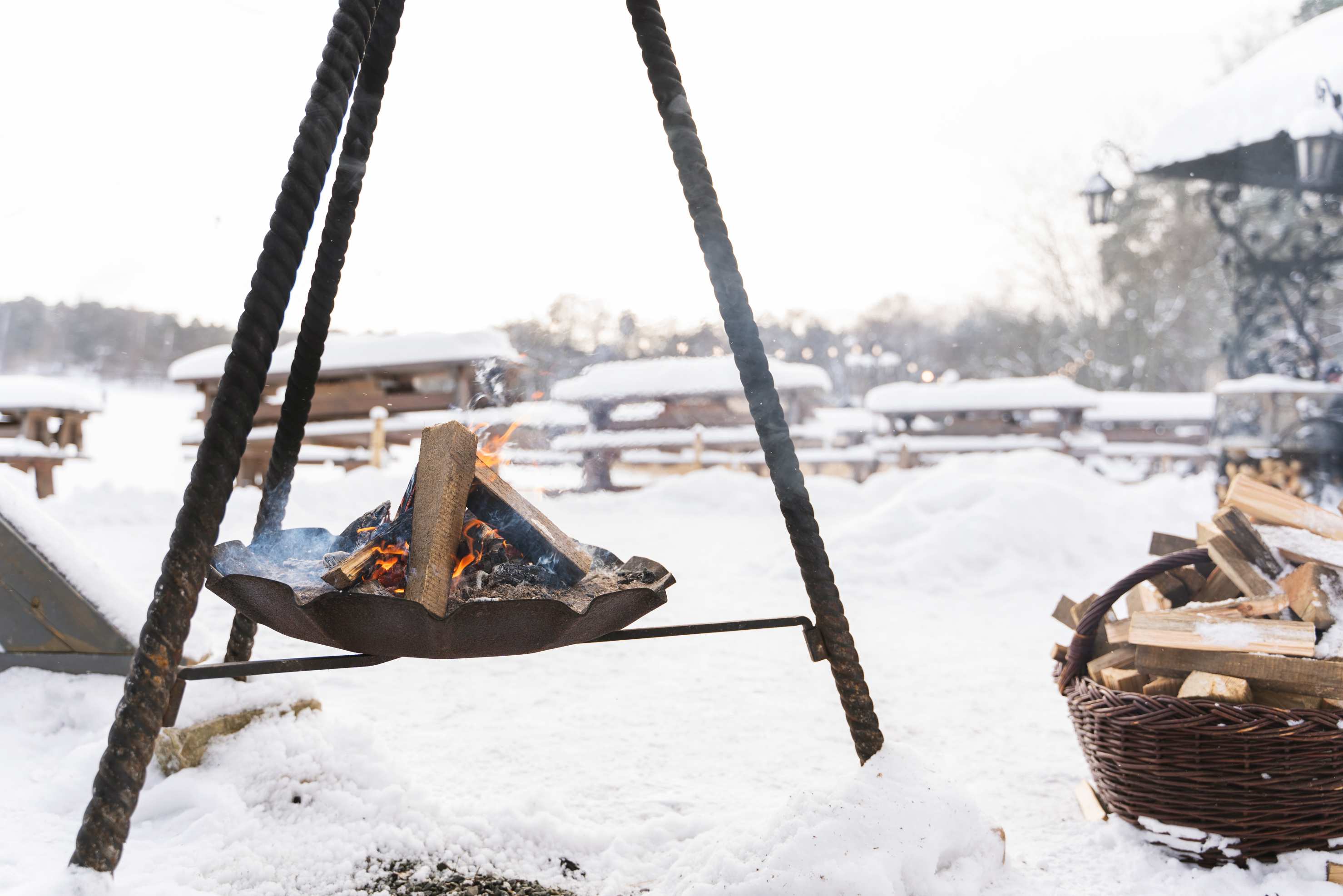 Kış Bahçelerinde Döküm Demir Ateş Çukurları