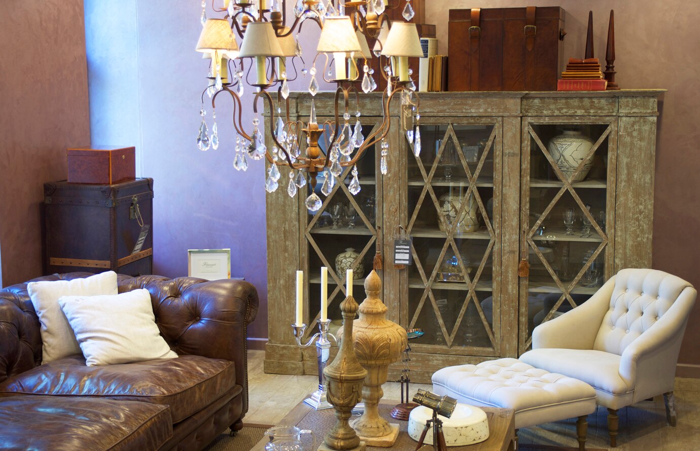 Klasik ve Modern Mobilyalarla Uyumlu Dekorasyon: Sehpa ve Mermer Masalar ile Şıklık Yaratma