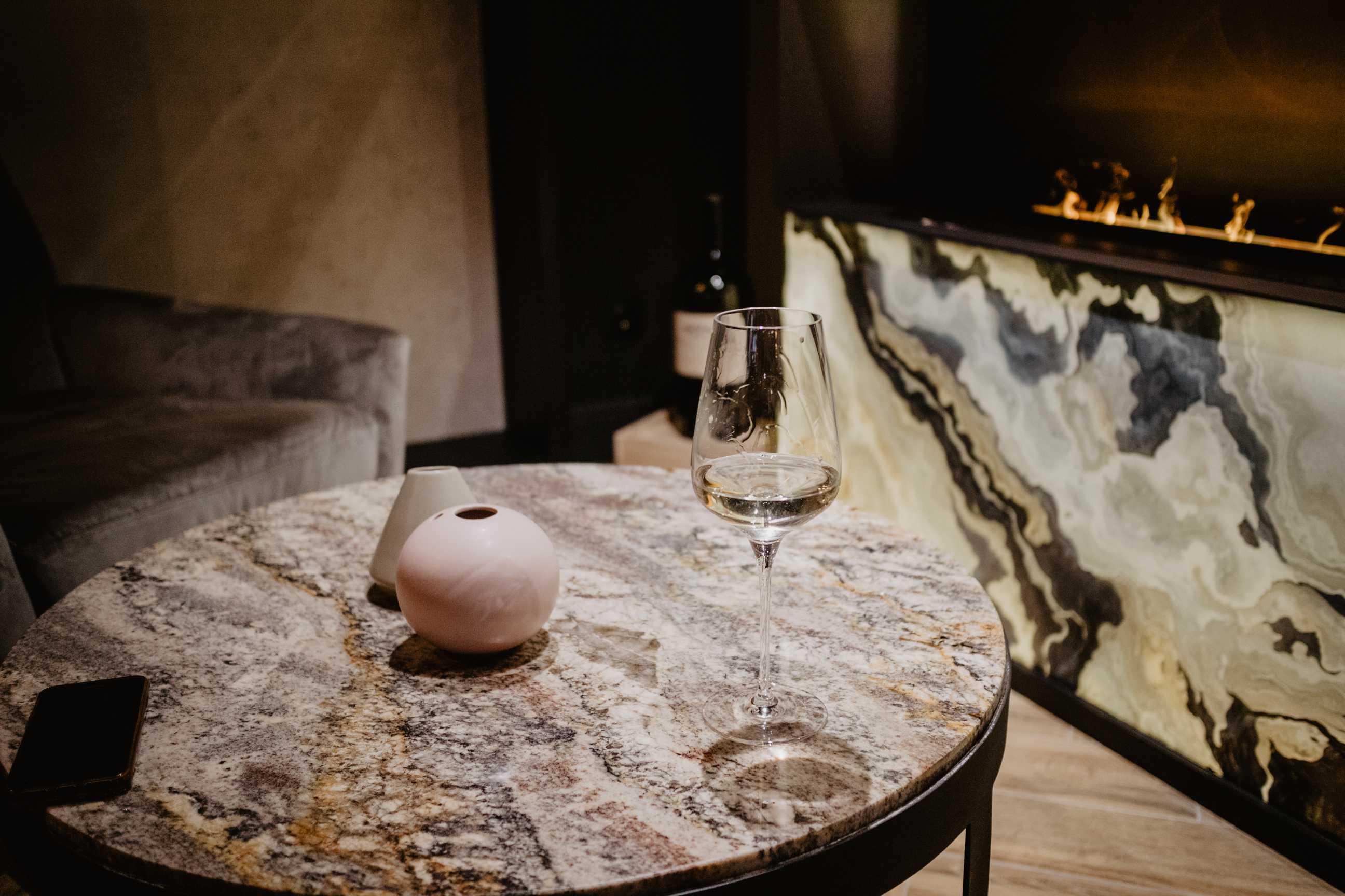 Mermer Masalar ile Lüks Dokunuş