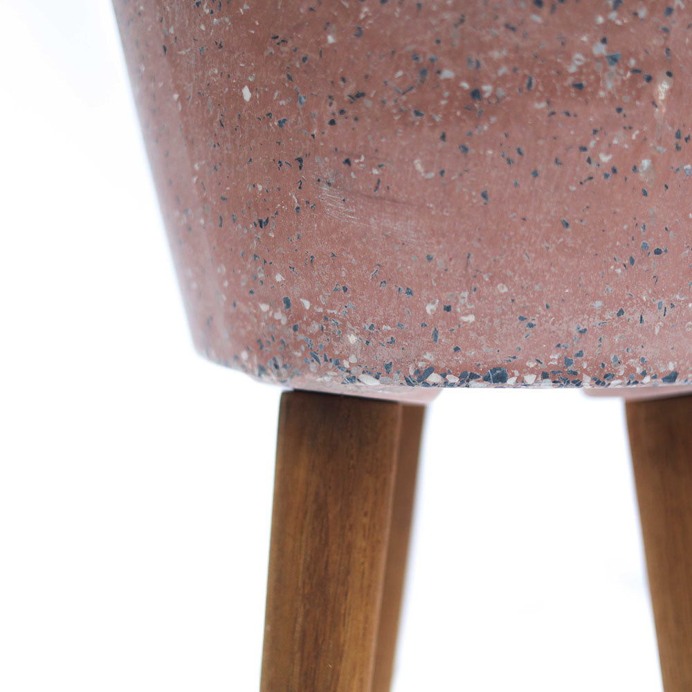 Aspen Ahşap Ayaklı Beton Saksı Pembe Gri