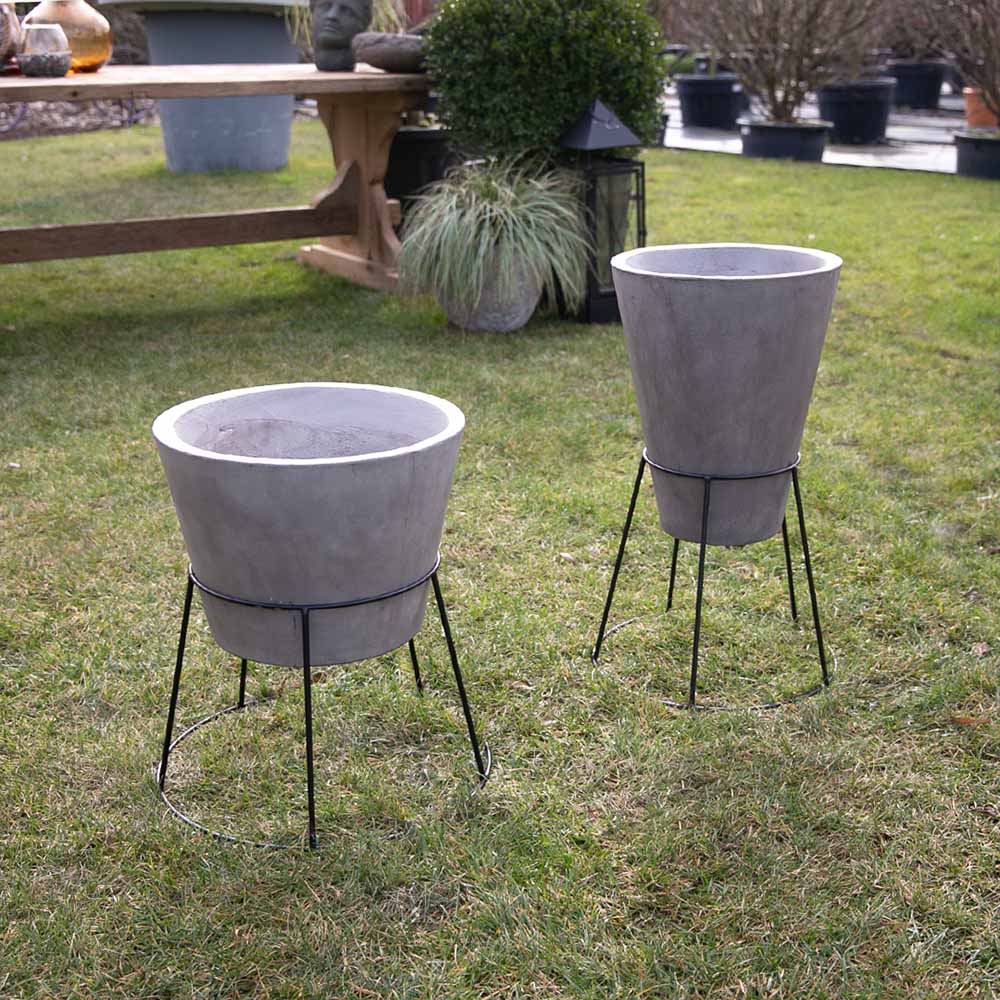 Boston Metal Ayaklı Beton Saksı Küçük Gri
