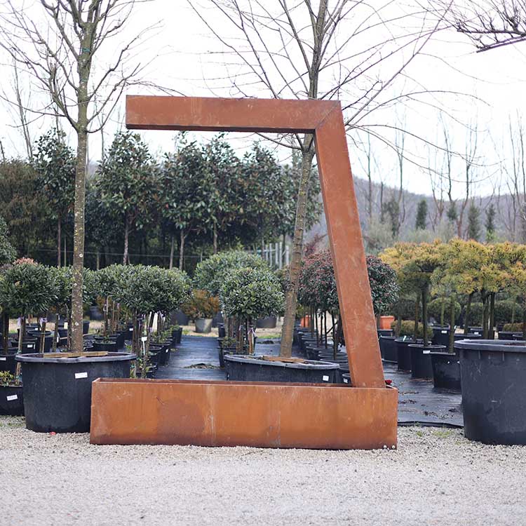 Corten L Şeklinde Su Perdesi