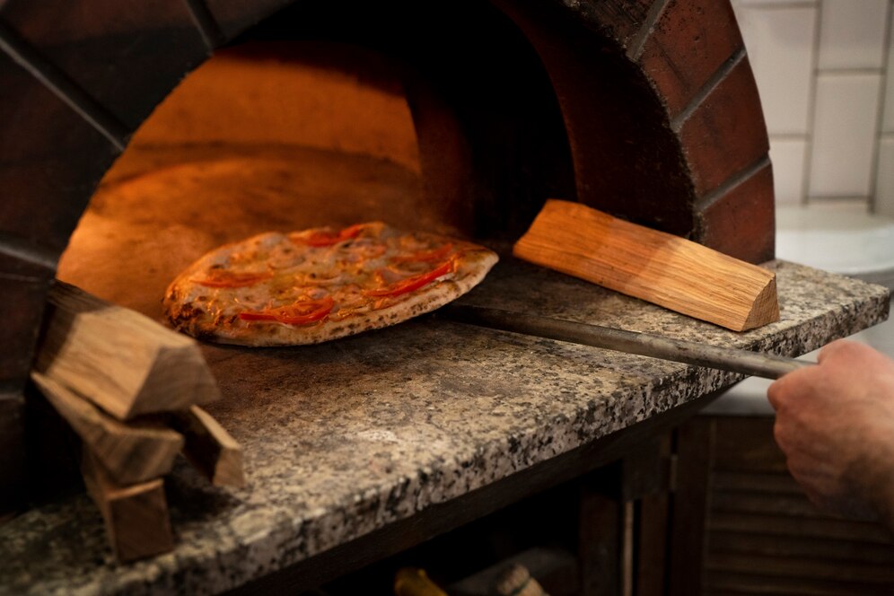 Pizza Fırını Seçim Rehberi: Bahçenizde İtalyan Lezzetleri