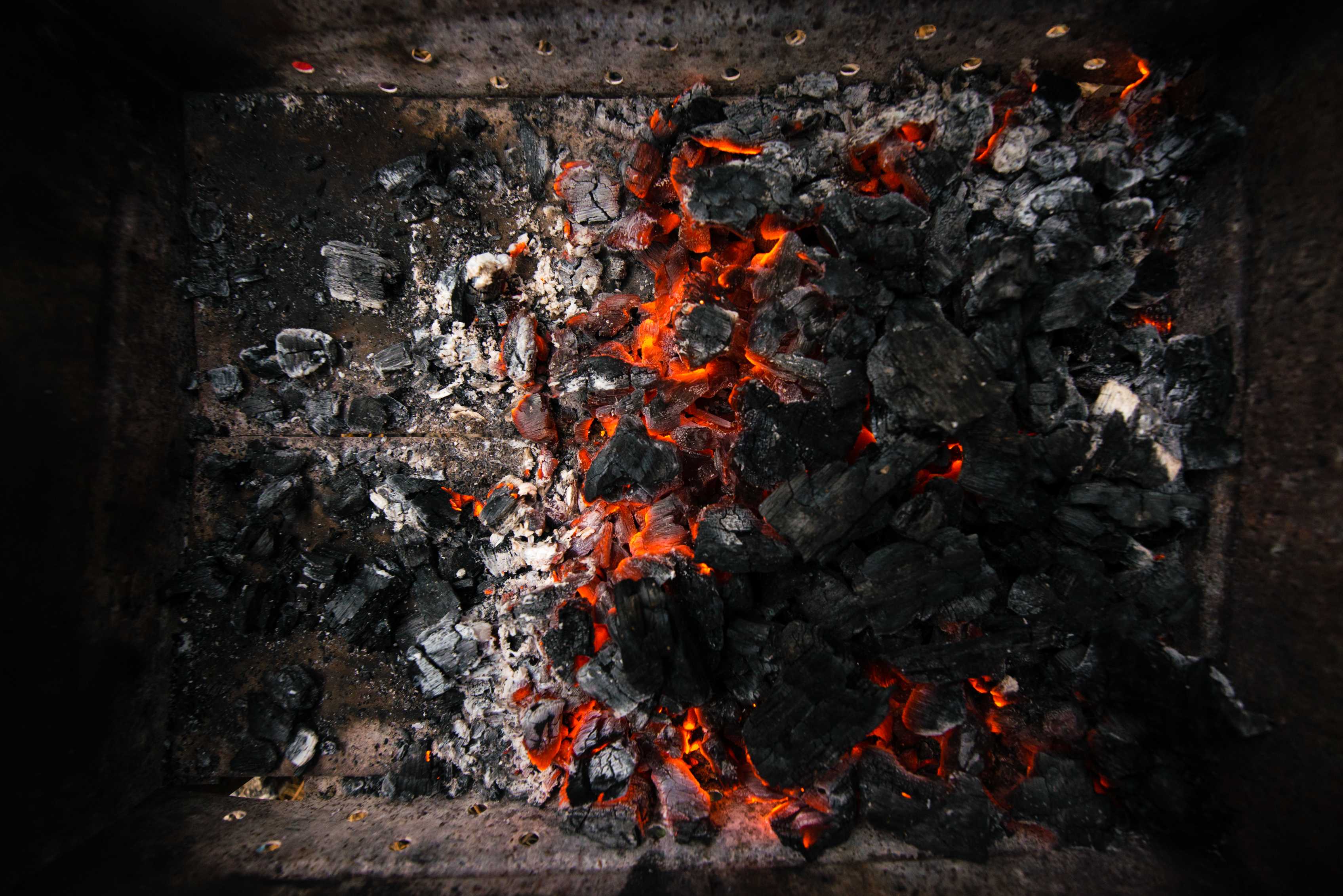 Mangal Keyfi İçin Doğru Kömür Seçimi