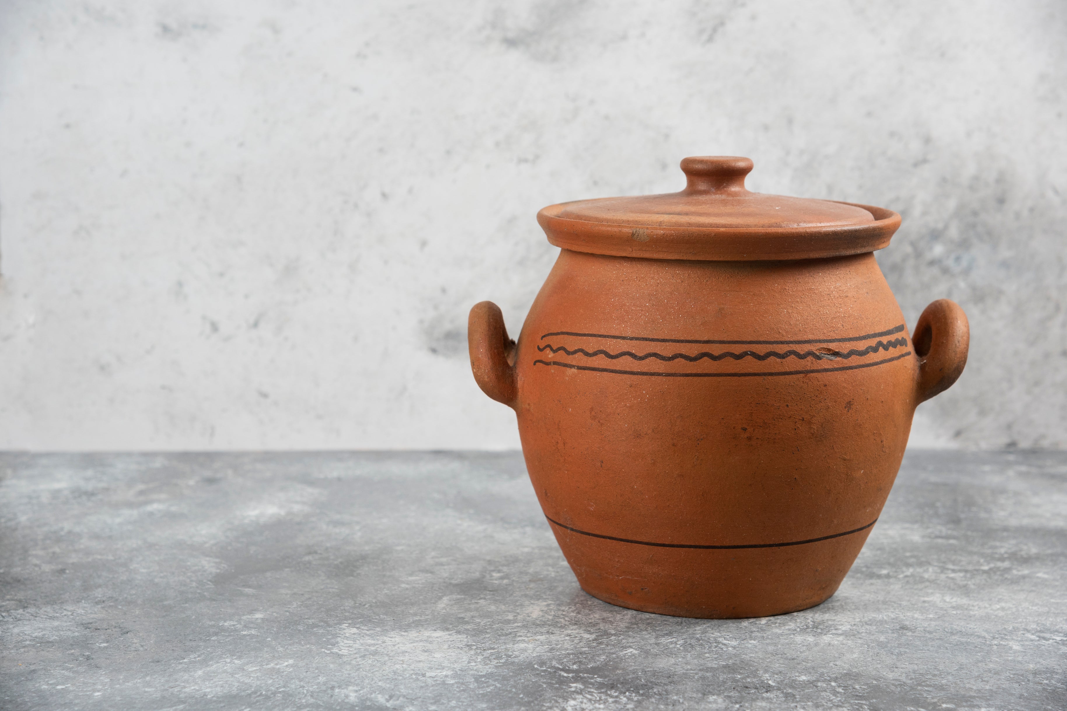 Terracotta Saksılar ile Akdeniz Esintisini Bahçenize Taşıyın