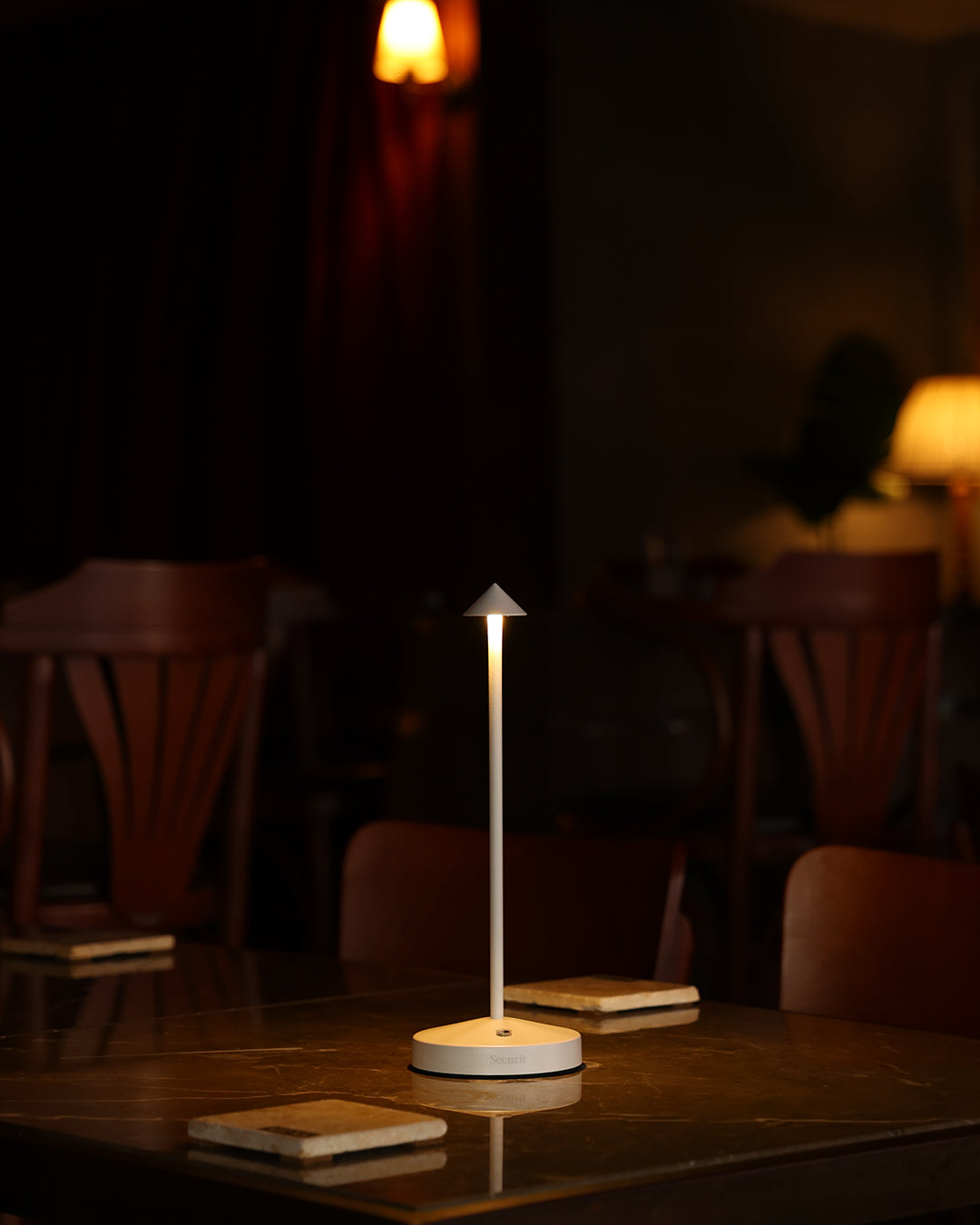 Angelina Kablosuz Masa Lambası Beyaz