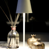 Aura Kablosuz Masa Lambası Beyaz