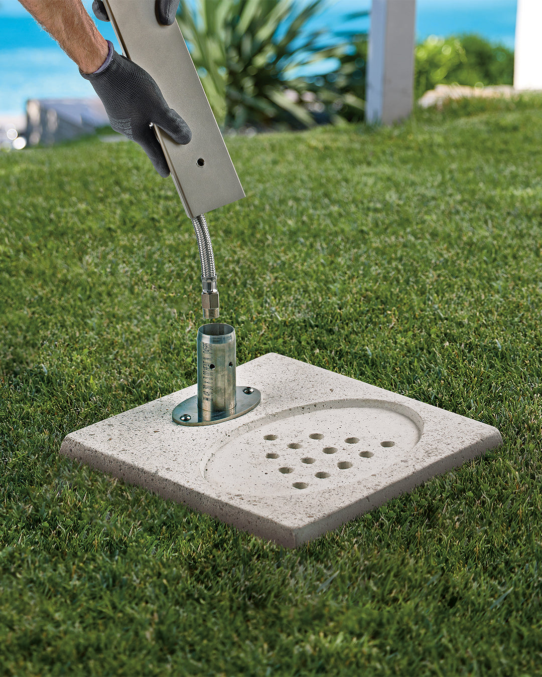 Bahçe çeşmesi beton tabanı gri 40x40 cm - drenaj delikli dış mekan altlığı