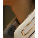 Neck Fan 2000 mAh beyaz şarjlı taşınabilir boyun fanı, rose gold metal detaylı yakın çekim görünümü.