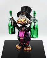 Billionaire Duck Dekoratif Ördek Biblo – Mor 40 cm, dolar gözlü, iki yeşil şişe tutan krom heykel.