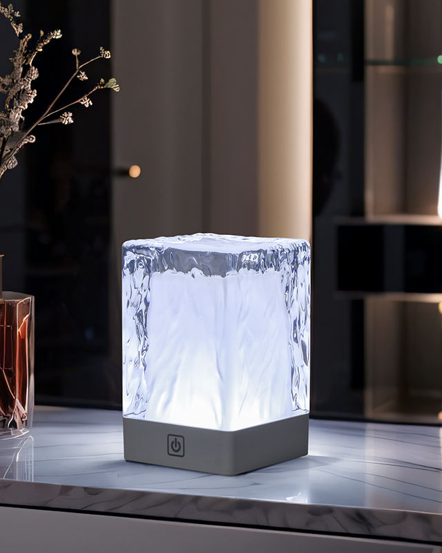 Crystalis Şarjlı Masa Lambası