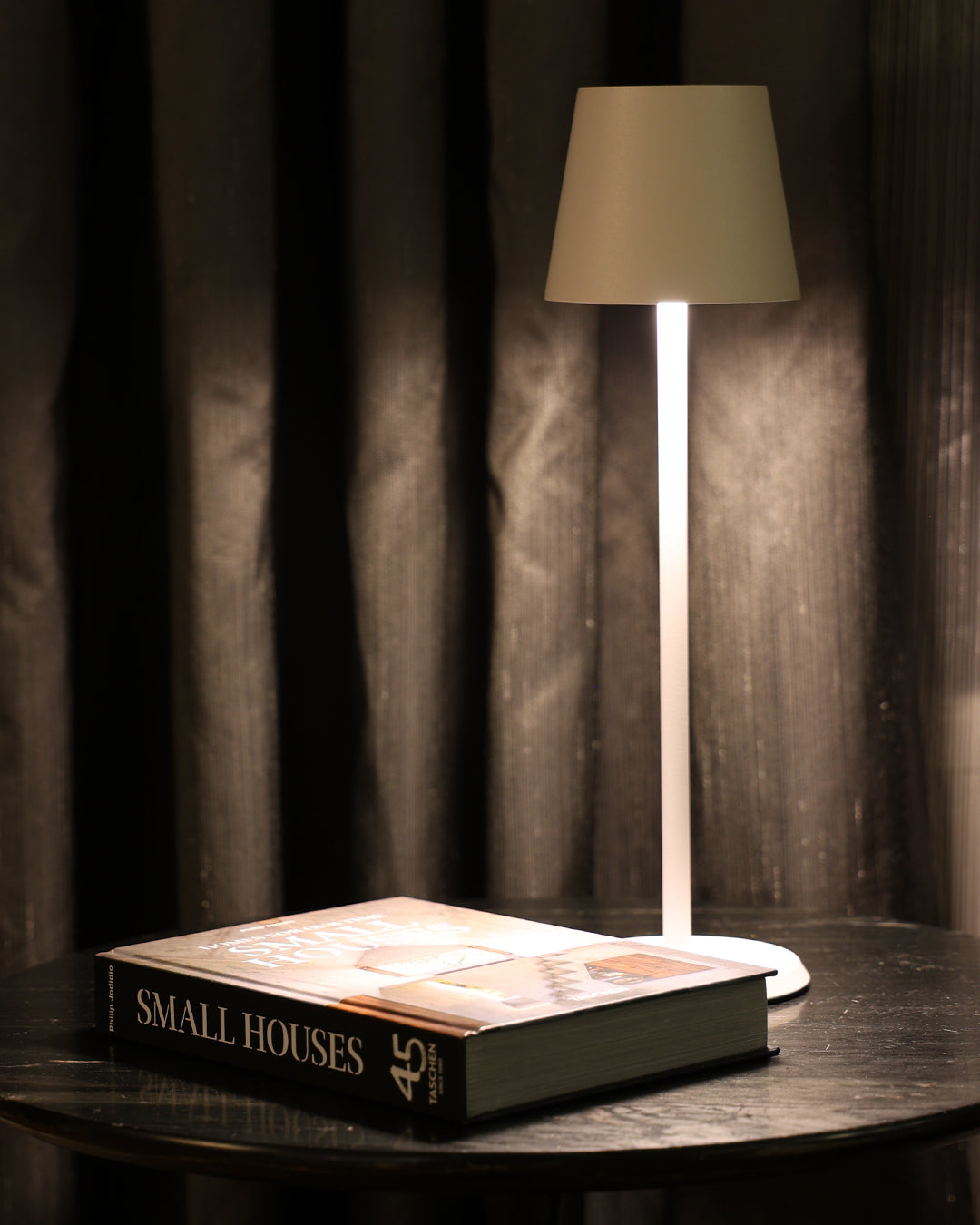 Feline Kablosuz Masa Lambası Beyaz