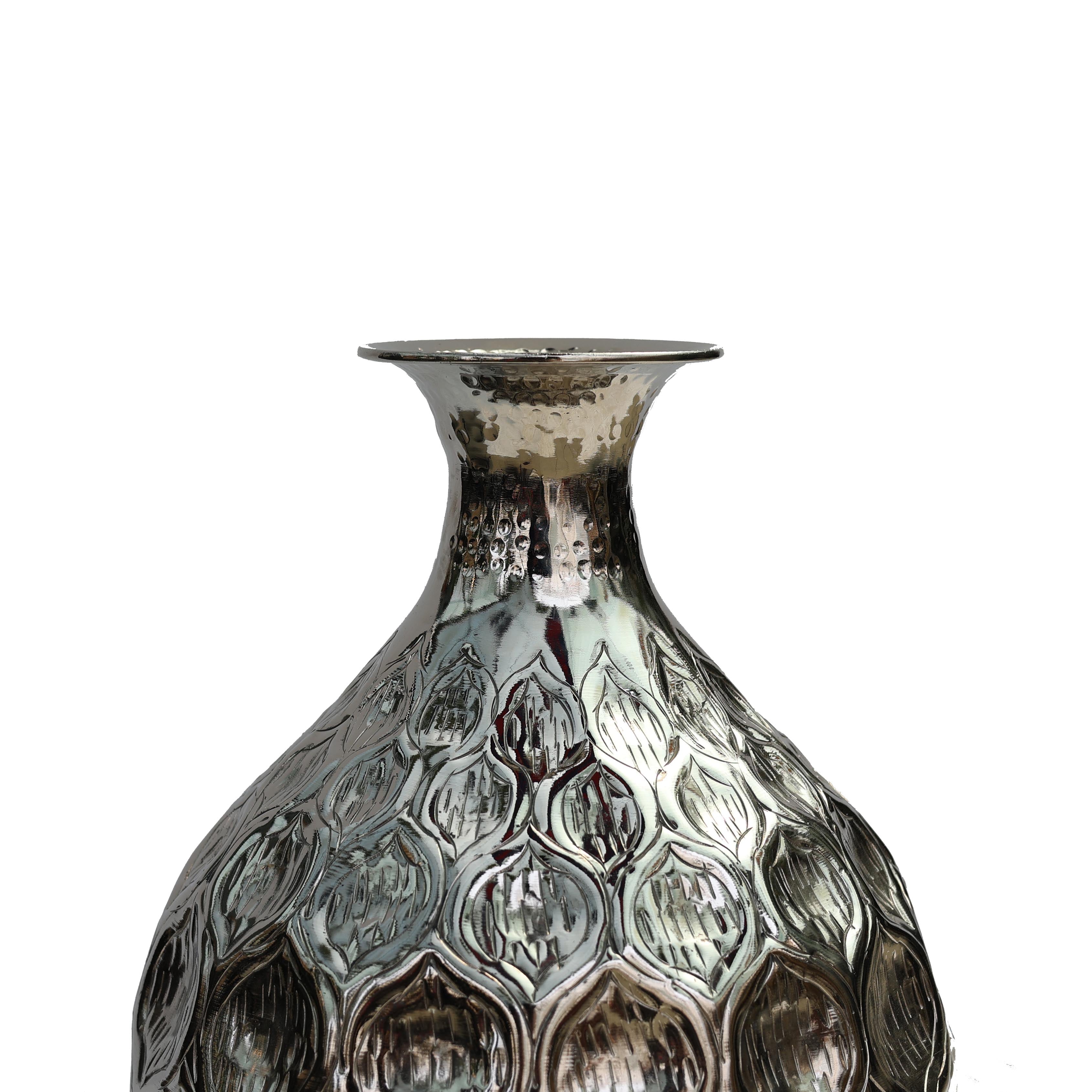 Geometrik Desenli Metal Vazo