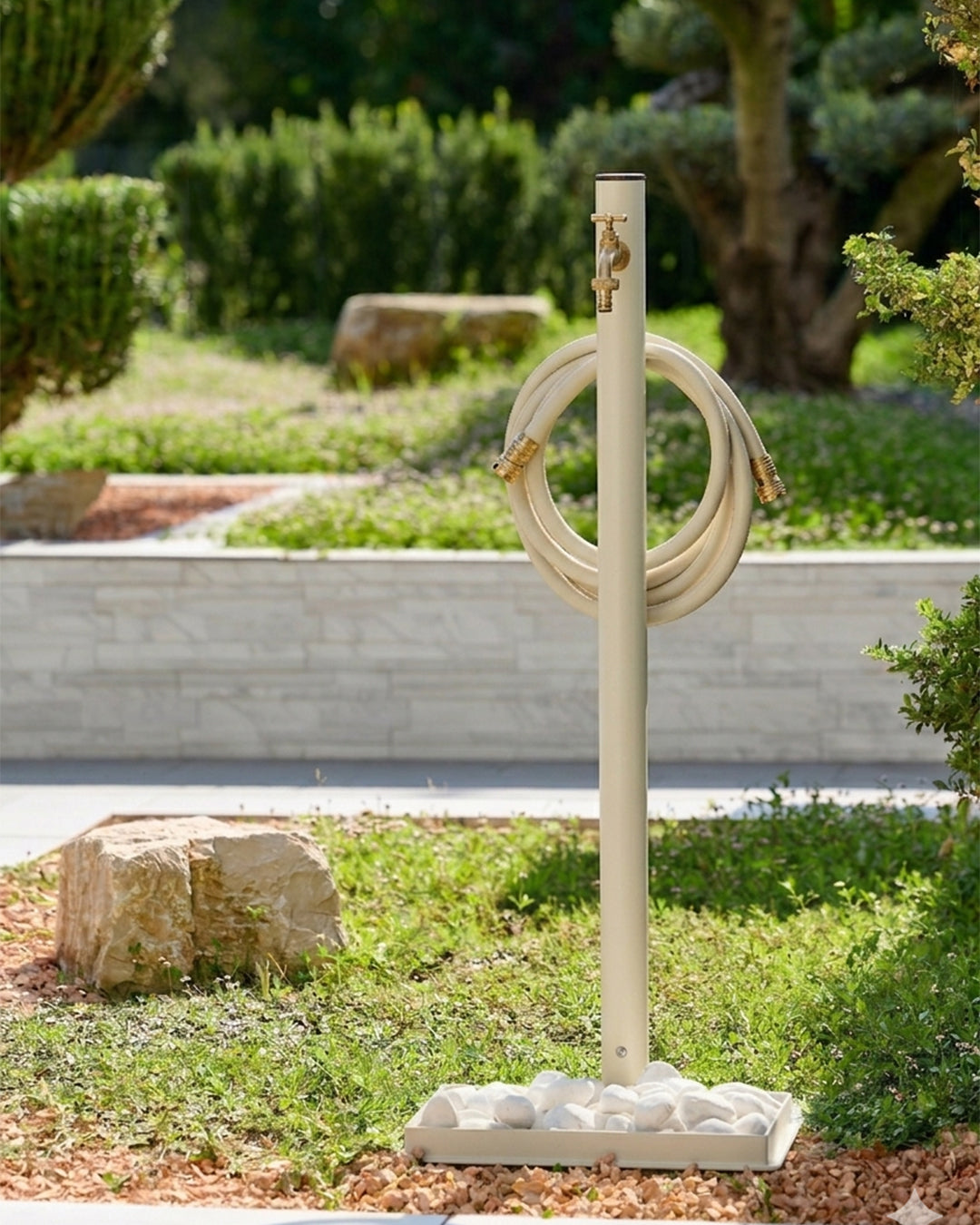 Loop yuvarlak bahçe çeşmesi fildişi 100 cm - silindirik metal gövde 5 cm çap musluk dahil