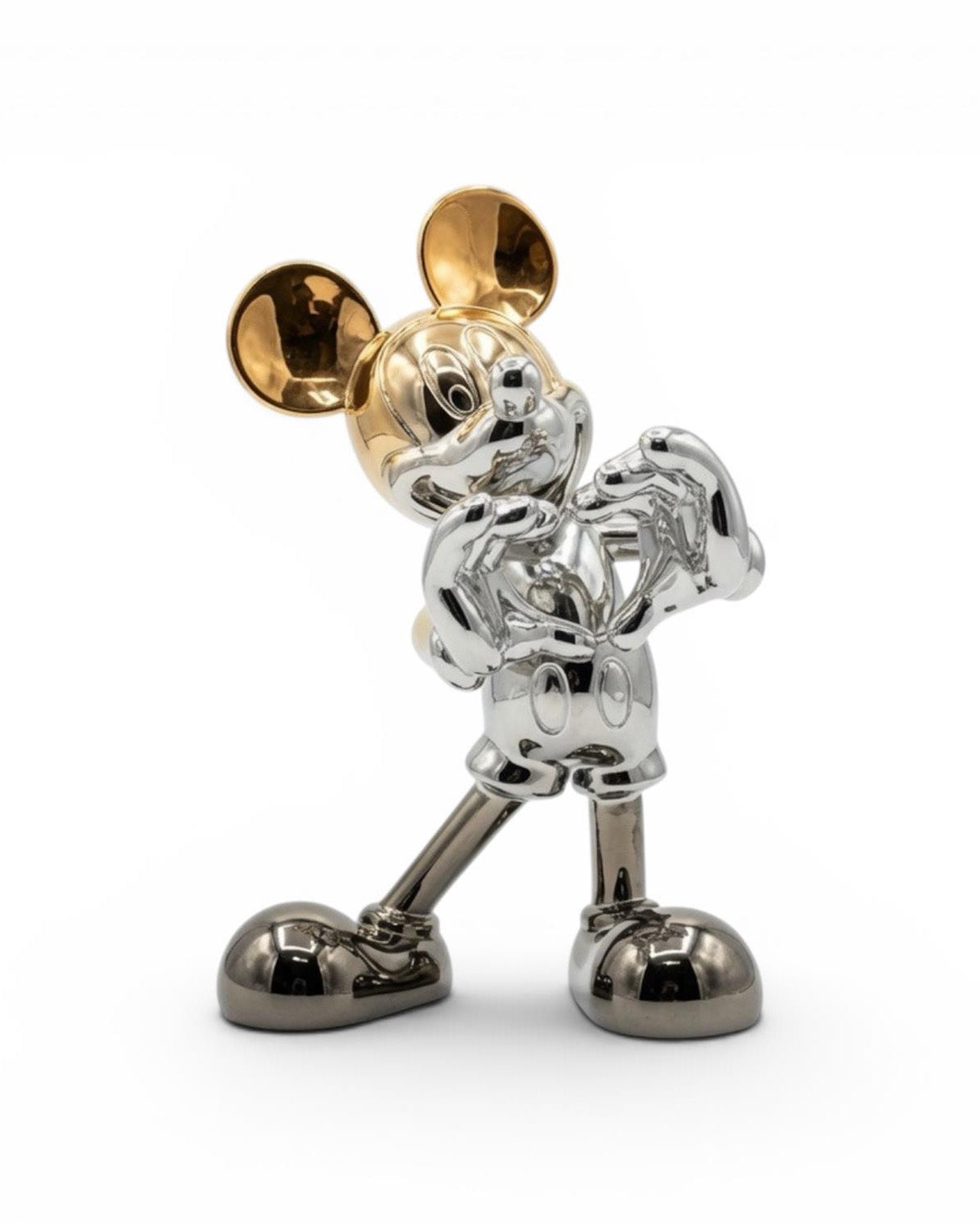 Mickey Mouse Love gümüş dekoratif biblo 11x16x30 cm, kalp yapan eller, reçine galvaniz kaplama