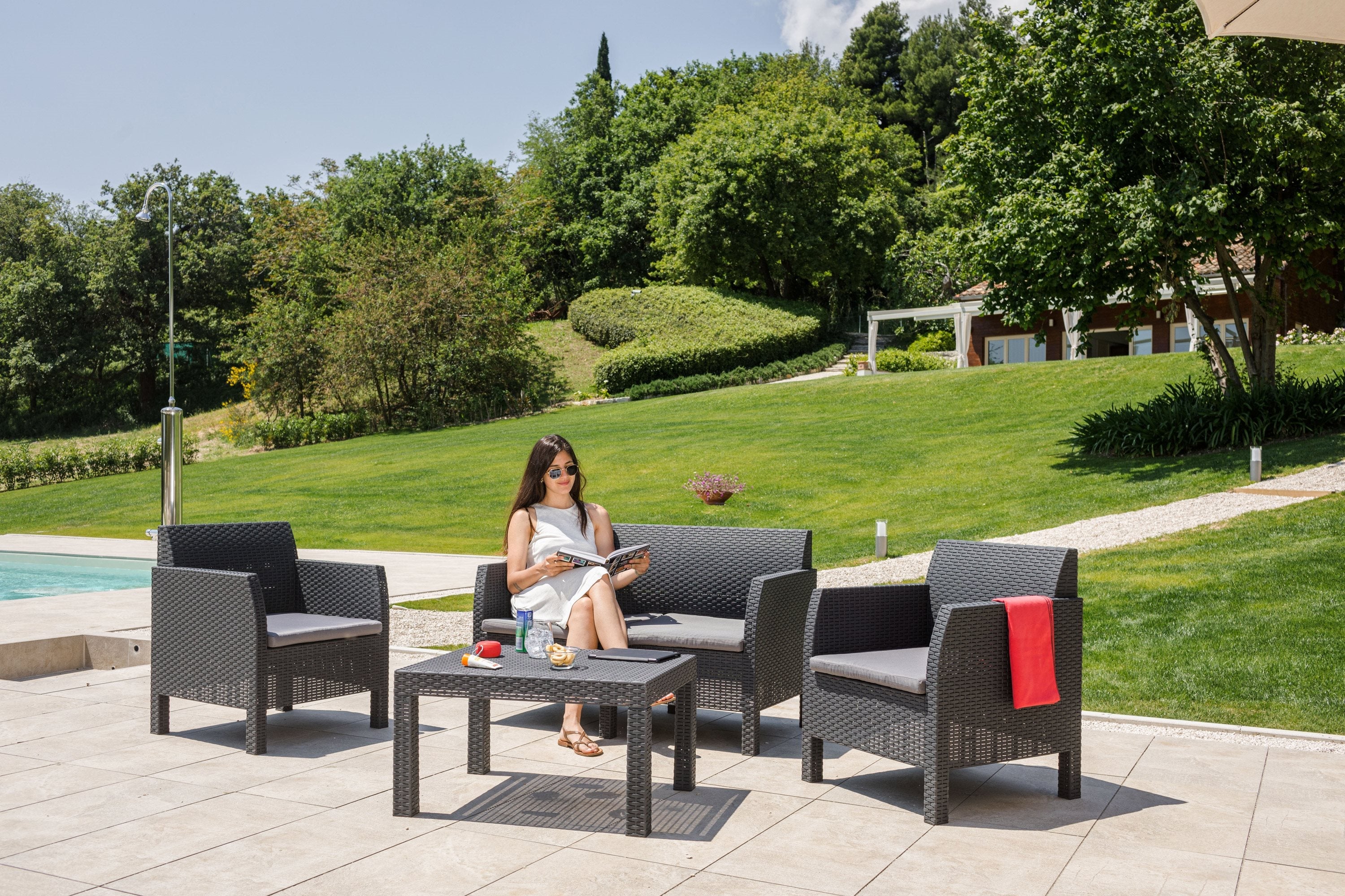 Matilde 4 Kişilik Plastik Oturma Grubu Antrasit