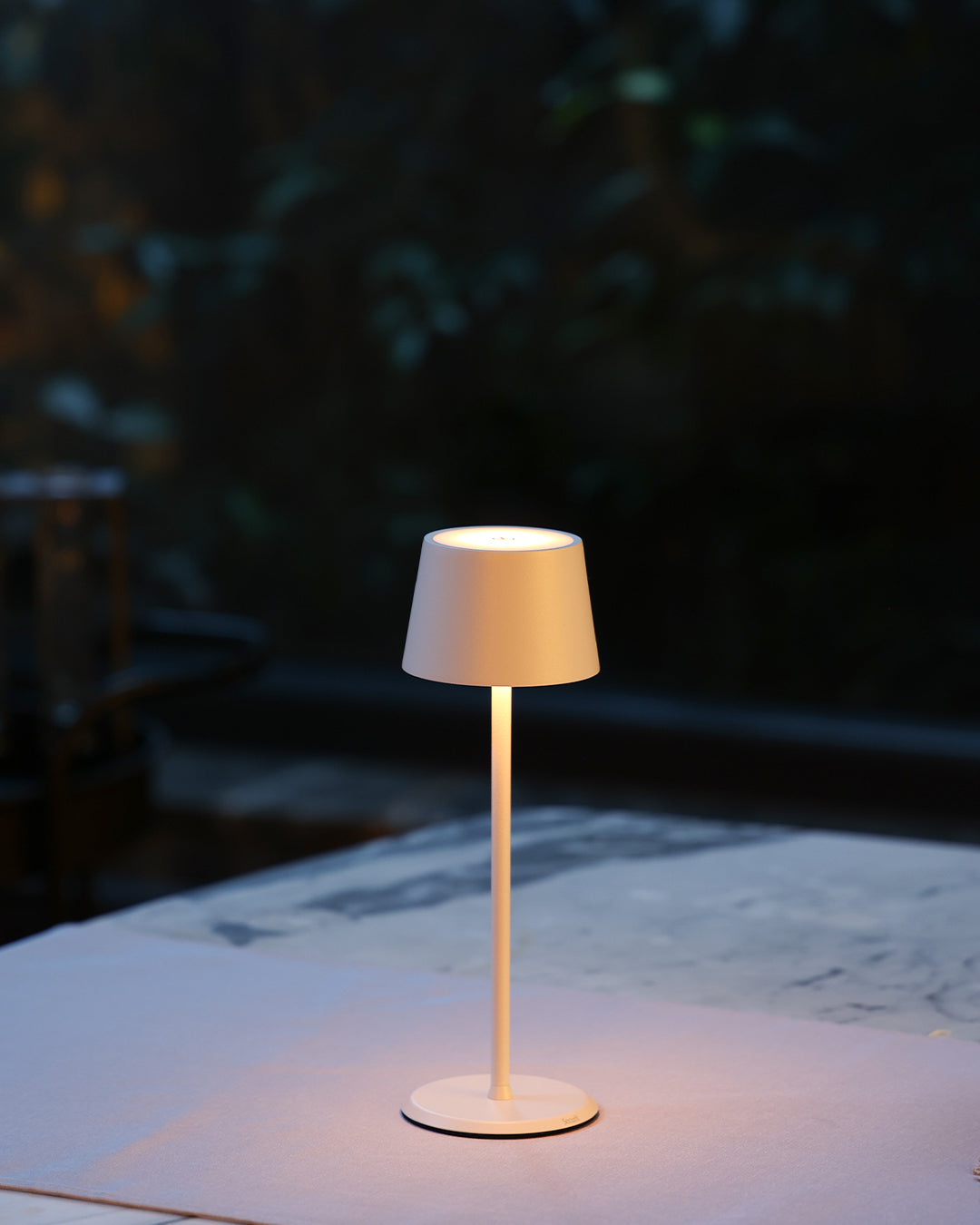 Monte-Carlo Kablosuz Masa Lambası Beyaz