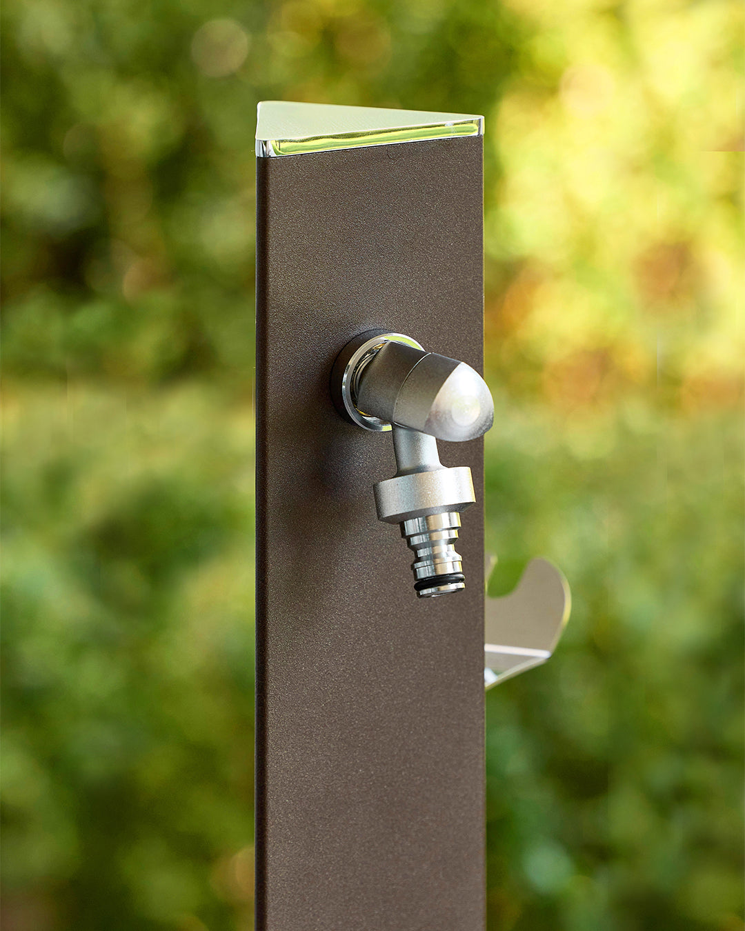 Triangle üçgen bahçe çeşmesi açık gri 100 cm - modern metal gövde musluk hortum askısı dahil