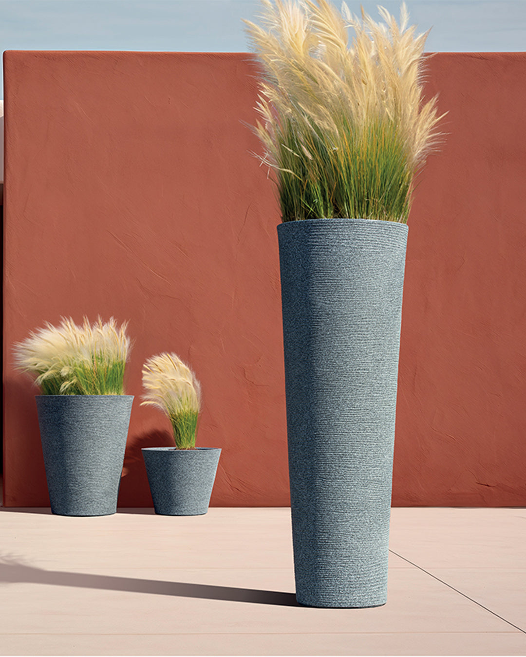 Tubra Plastik Saksı Koyu Granit Doku